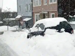 Eingeschneit - besser daheim als unterwegs!