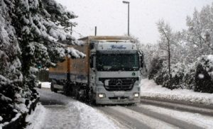 Auch für Nutzfahrzeuge sind Winterreifen vorgeschrieben. (Foto: DEGENER)