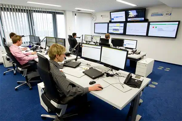 Das Nationale IT-Lagezentrum im BSI erforscht die Schadsoftware. Quelle: Bundesamt für Sicherheit in der Informationstechnik