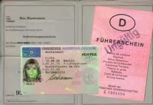 Das bis 1. April 1986 ausgegebene Dokument wurde wegen der Größe, des hohen Textilanteils und der grauen Farbe volkstümlich als „Lappen“ bezeichnet