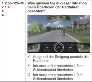 ZITAT aus der Straßenverkehrs-Ordnung: Beim Überholen mit Kraftfahrzeugen von zu Fuß Gehenden, Rad Fahrenden und Elektrokleinstfahrzeug Führenden beträgt der ausreichende Seitenabstand innerorts mindestens 1,5 m und außerorts mindestens 2 m (§ 5 Abs. 4, Satz 3, StVO).